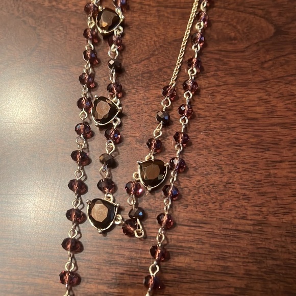 NWT Beautiful and dainty necklace with garnet colored beading and stones - Picture 8 of 8